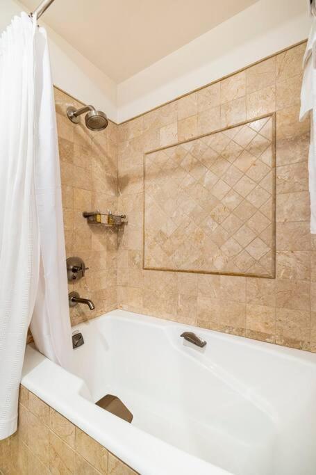 Private Bath In Perfect Chelsea Loft Nyc *